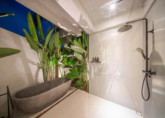Vivi 3 - Stylish 3br Private Rooftop In