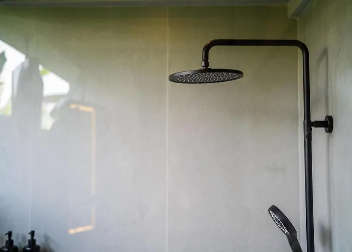 Villa Vivi 3 - Stylish 3br Private Rooftop In Canggu