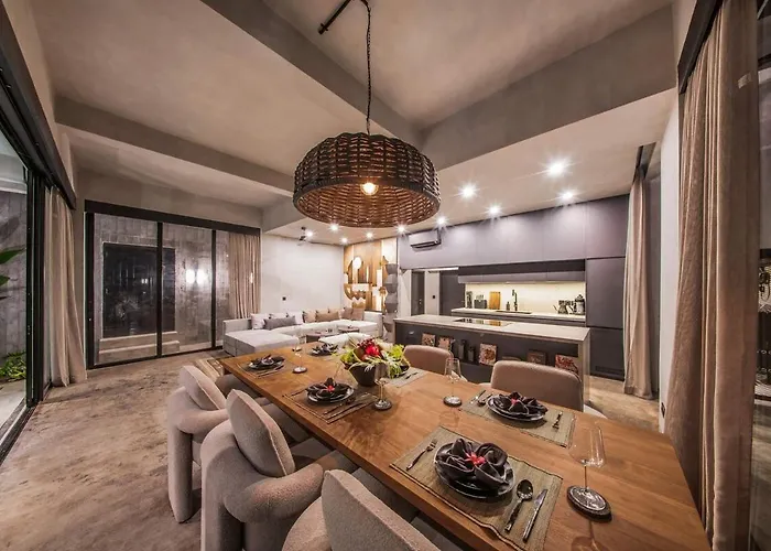 Vivi 3 - Stylish 3br Private Rooftop In