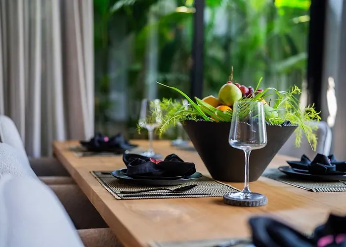 Villa Vivi 3 - Stylish 3br Private Rooftop In Canggu